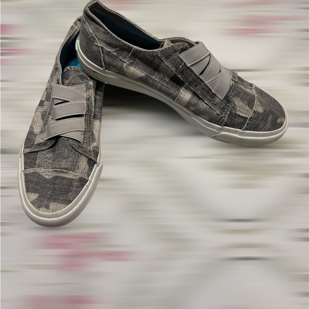 Blowfish Malibu Gray Slip-On Shoes